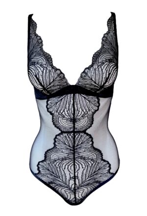 Triumph transparenter Body Iconic Essence